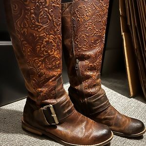 Spirit by LUCCHESE riding boots